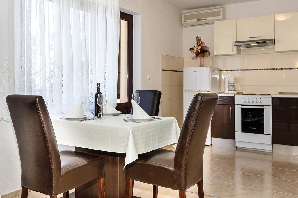 Rimbaldo Apartments Krk Town Exterior foto
