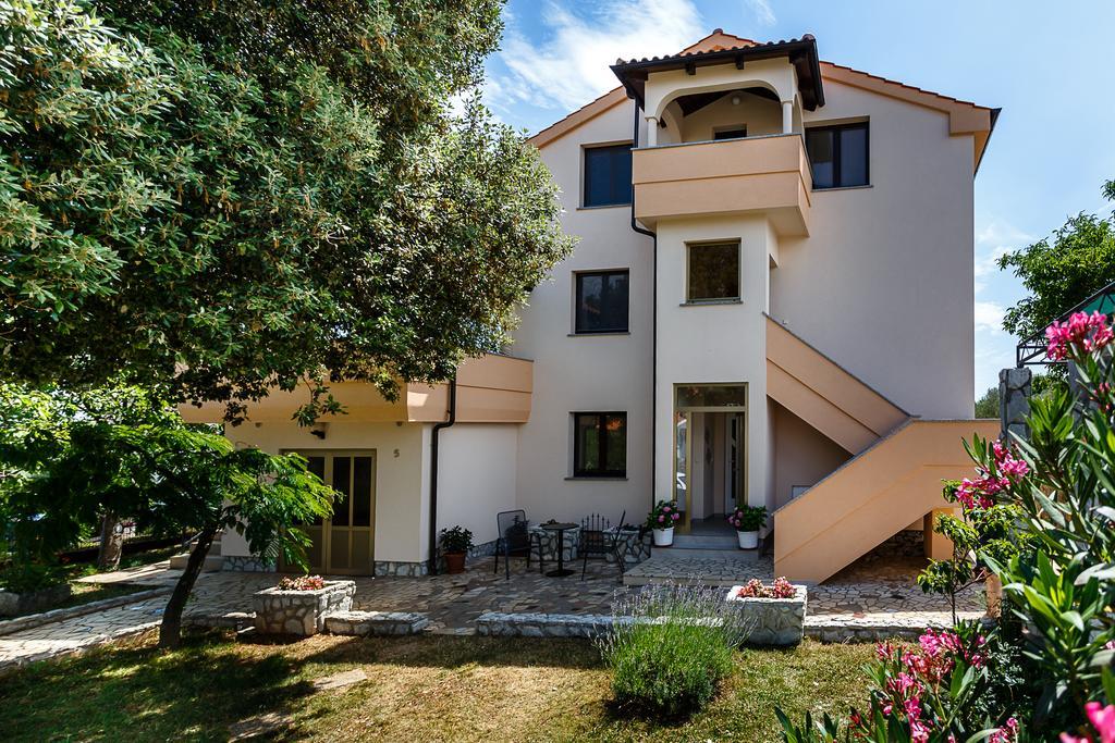 Rimbaldo Apartments Krk Town Exterior foto